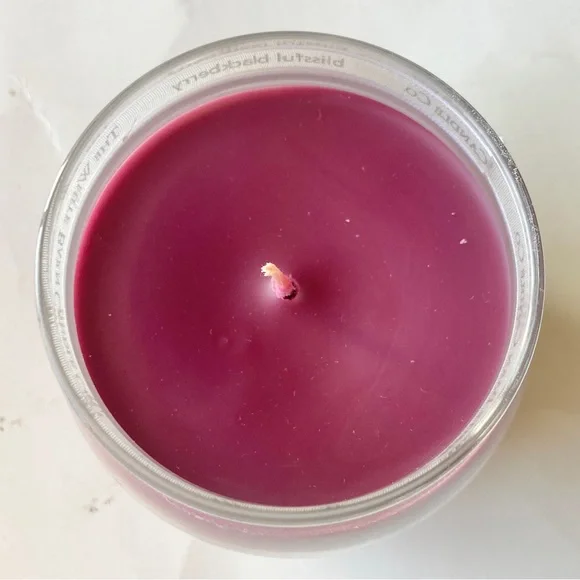 The White Barn Candle Co Blissful Blackberry Real Essence 7.5oz Bath & Body Work - Picture 2 of 3